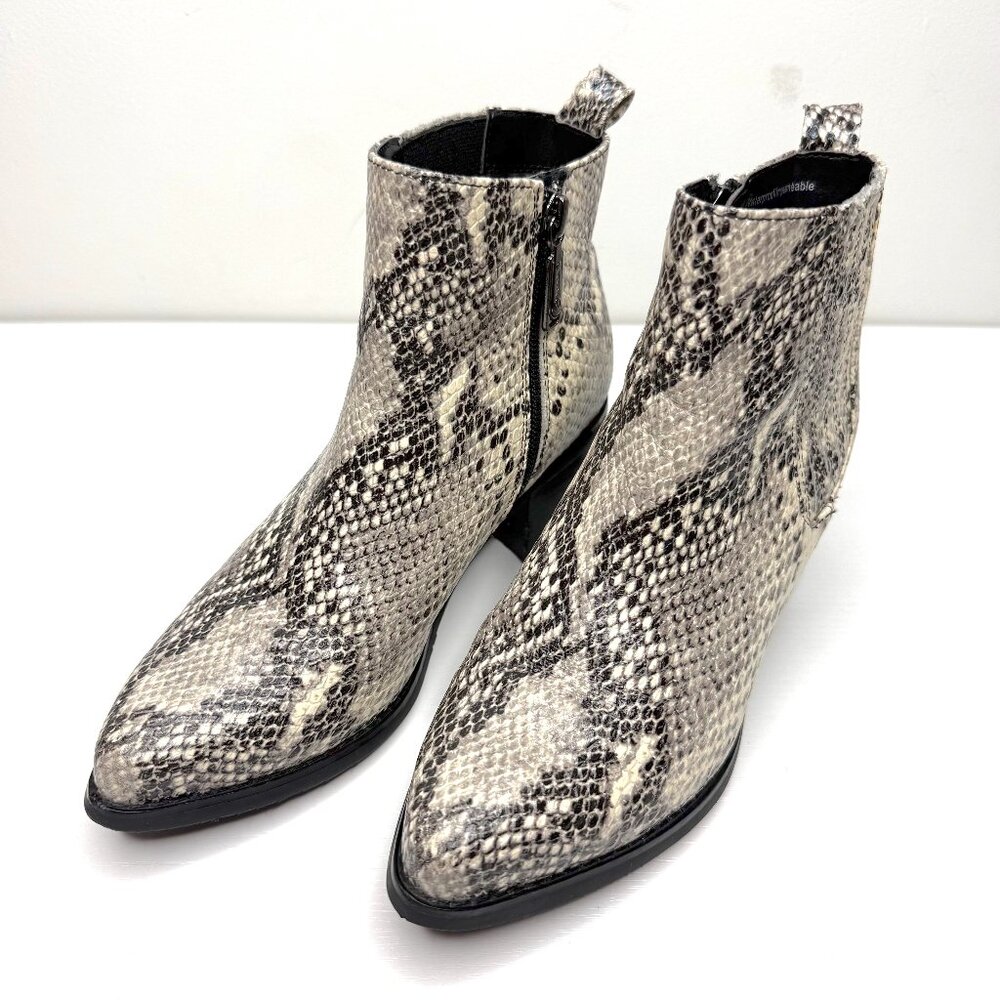 BLONDO Elvina Waterproof Travel Side Zip Chelsea Ankle Boots 6.5 Snake Print